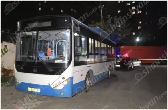 Կրակոց է արձակվել թիվ 50 երթուղին սպասարկող ընթացող ավտոբուսի վրա, որի մեջ մի քանի ուղևորներ էին եղել